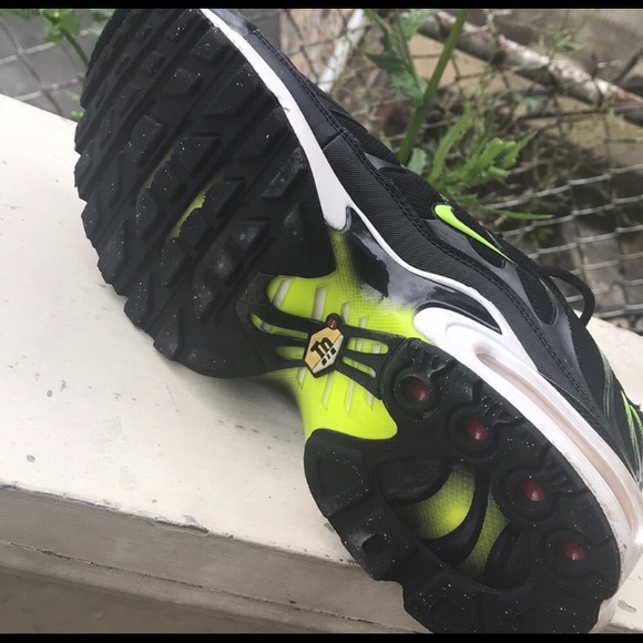 Air max Plus size 7 us volt and black - Picture 5 of 7